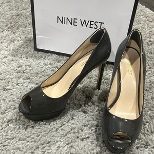 Nine West dark grey patent leather peep toe platform heels